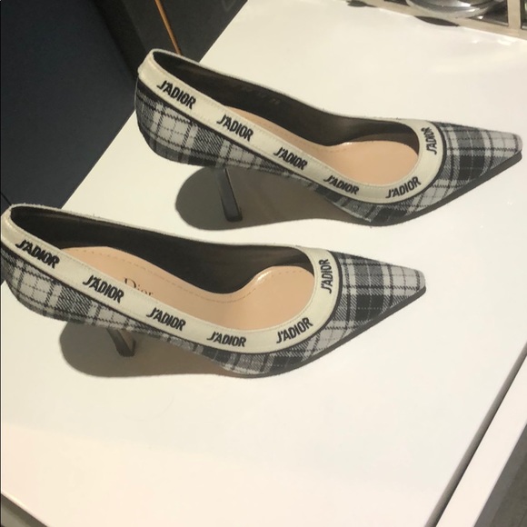 J’Adior - Picture 2 of 4